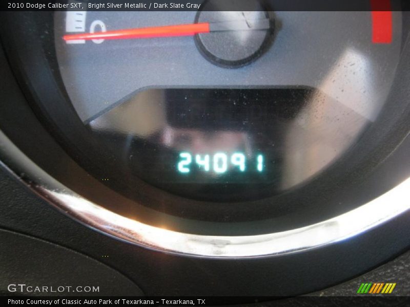 Bright Silver Metallic / Dark Slate Gray 2010 Dodge Caliber SXT
