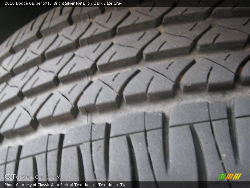 Bright Silver Metallic / Dark Slate Gray 2010 Dodge Caliber SXT