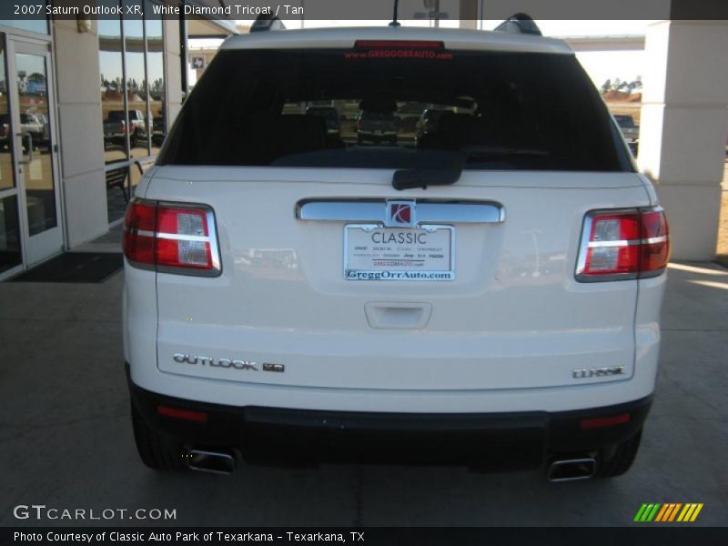 White Diamond Tricoat / Tan 2007 Saturn Outlook XR