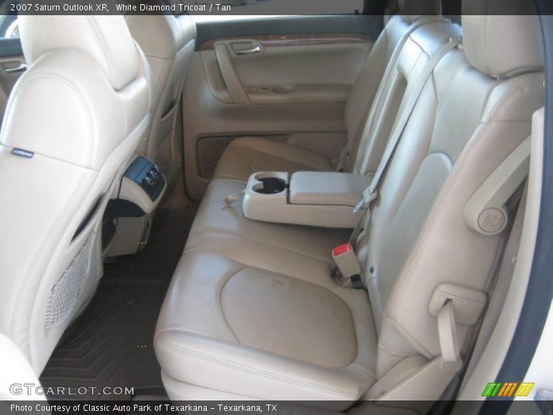 White Diamond Tricoat / Tan 2007 Saturn Outlook XR