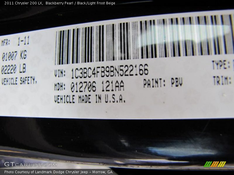 Blackberry Pearl / Black/Light Frost Beige 2011 Chrysler 200 LX
