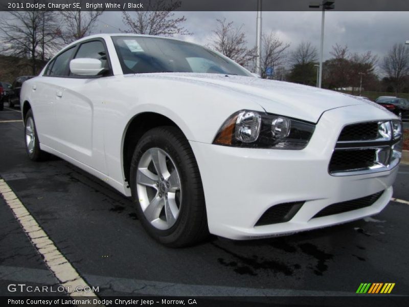 Bright White / Black 2011 Dodge Charger SE