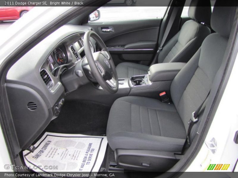 Bright White / Black 2011 Dodge Charger SE