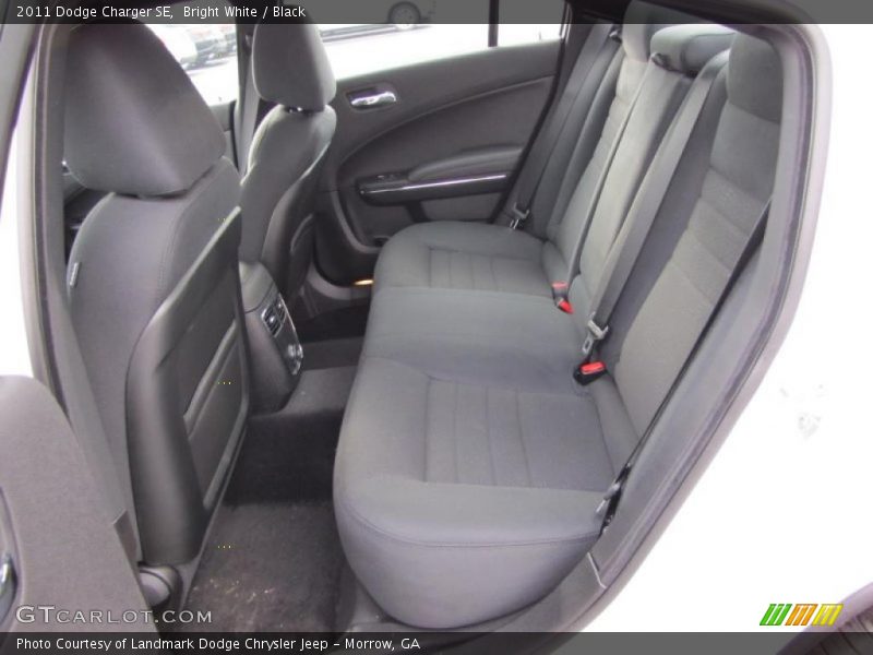 Bright White / Black 2011 Dodge Charger SE