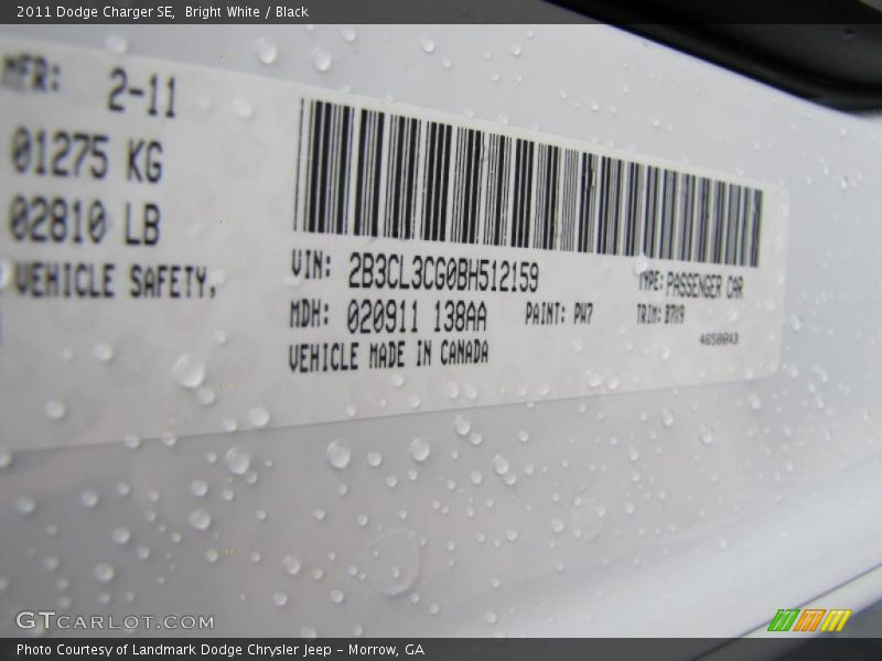 Bright White / Black 2011 Dodge Charger SE