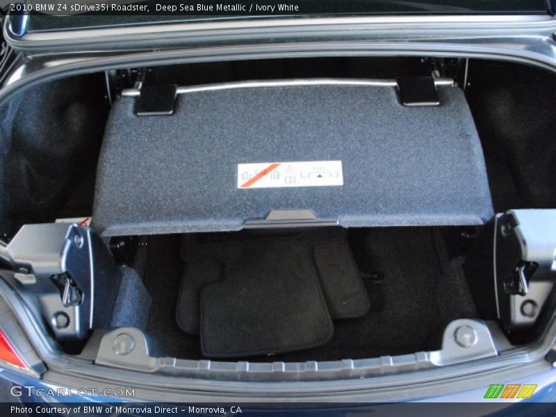  2010 Z4 sDrive35i Roadster Trunk