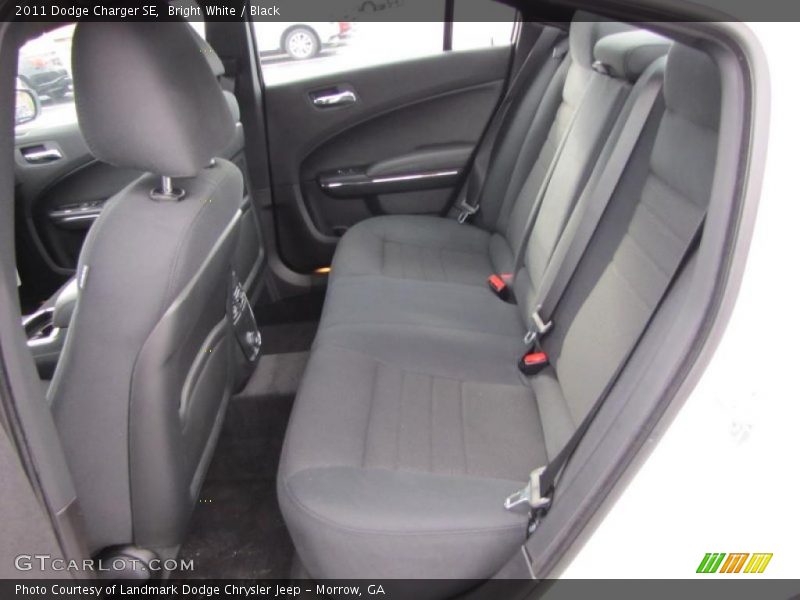 Bright White / Black 2011 Dodge Charger SE