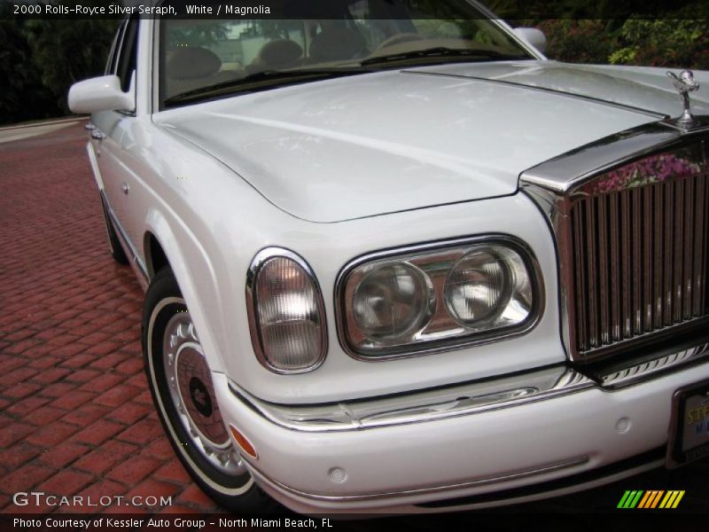 White / Magnolia 2000 Rolls-Royce Silver Seraph
