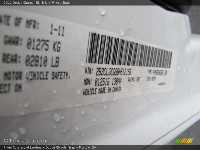 Bright White / Black 2011 Dodge Charger SE