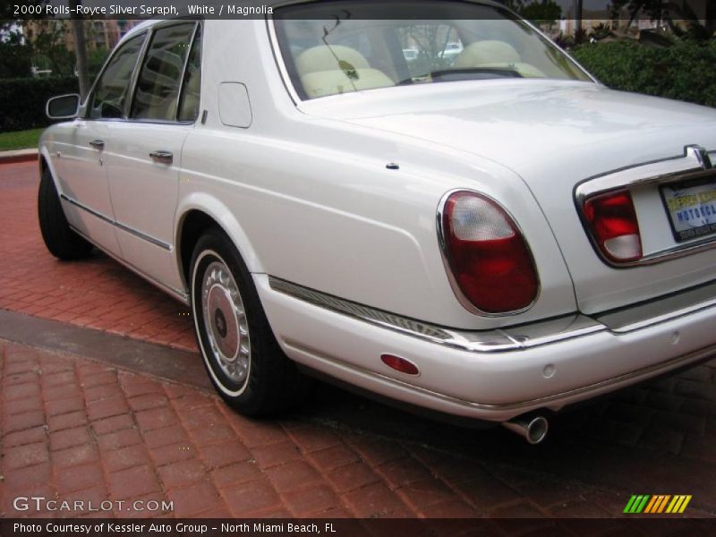 White / Magnolia 2000 Rolls-Royce Silver Seraph