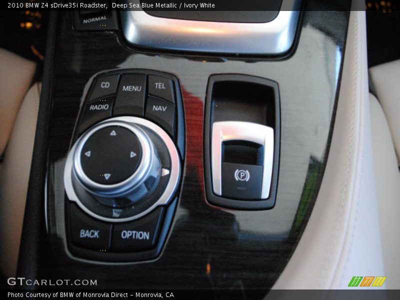 Controls of 2010 Z4 sDrive35i Roadster