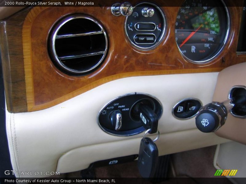 Controls of 2000 Silver Seraph 