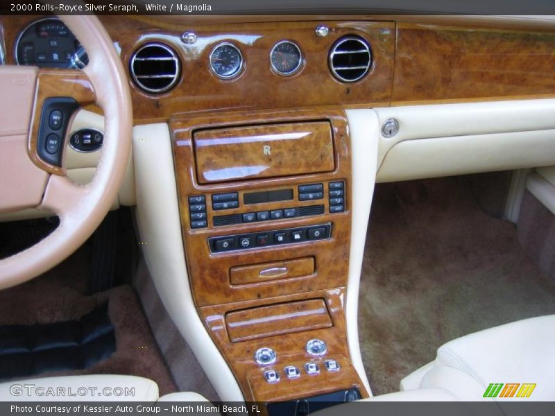 White / Magnolia 2000 Rolls-Royce Silver Seraph
