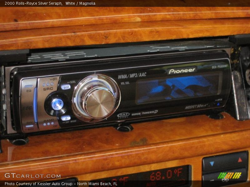 White / Magnolia 2000 Rolls-Royce Silver Seraph