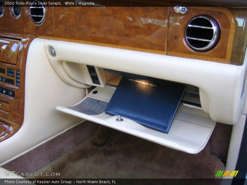 White / Magnolia 2000 Rolls-Royce Silver Seraph