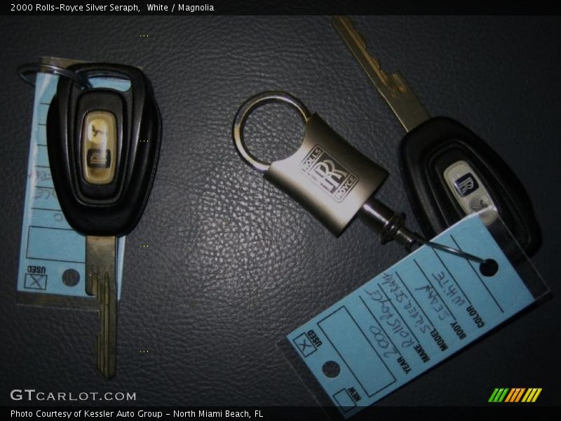 White / Magnolia 2000 Rolls-Royce Silver Seraph