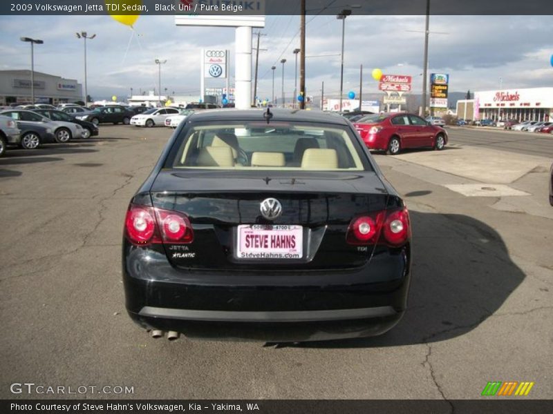 Black Uni / Pure Beige 2009 Volkswagen Jetta TDI Sedan