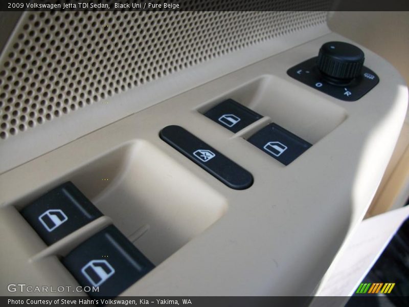 Black Uni / Pure Beige 2009 Volkswagen Jetta TDI Sedan