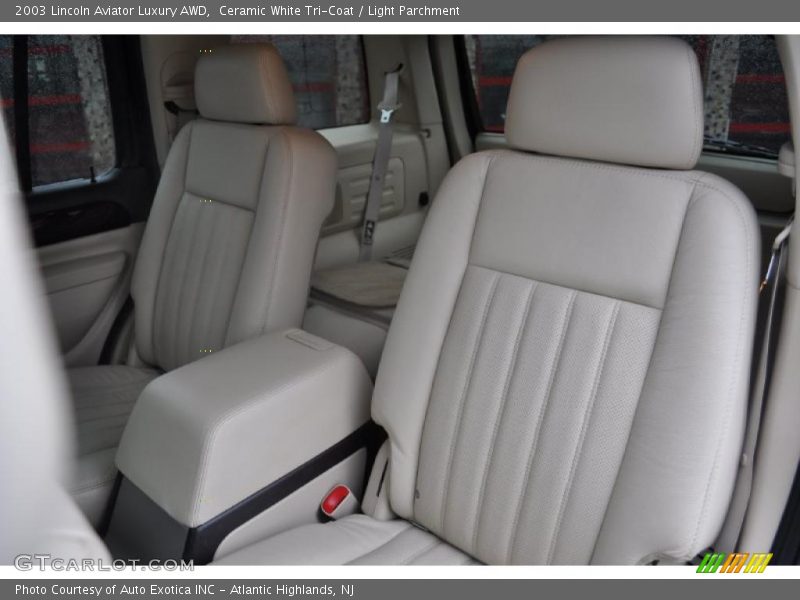 Ceramic White Tri-Coat / Light Parchment 2003 Lincoln Aviator Luxury AWD
