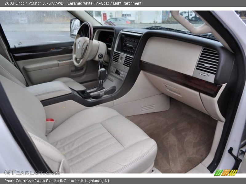 Ceramic White Tri-Coat / Light Parchment 2003 Lincoln Aviator Luxury AWD