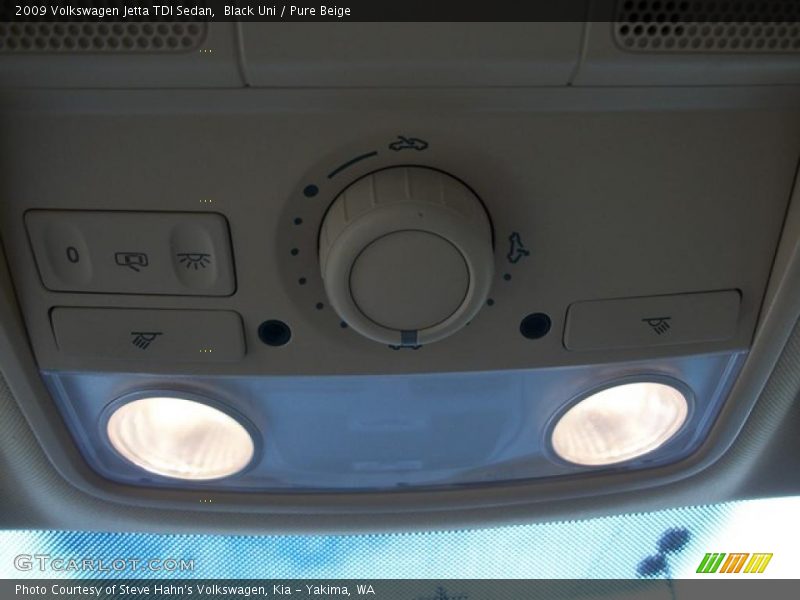 Black Uni / Pure Beige 2009 Volkswagen Jetta TDI Sedan