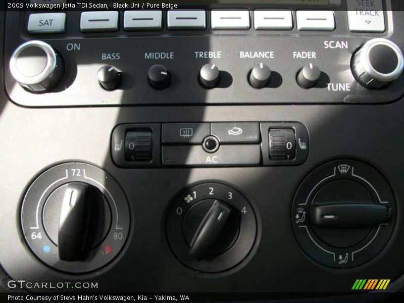 Black Uni / Pure Beige 2009 Volkswagen Jetta TDI Sedan