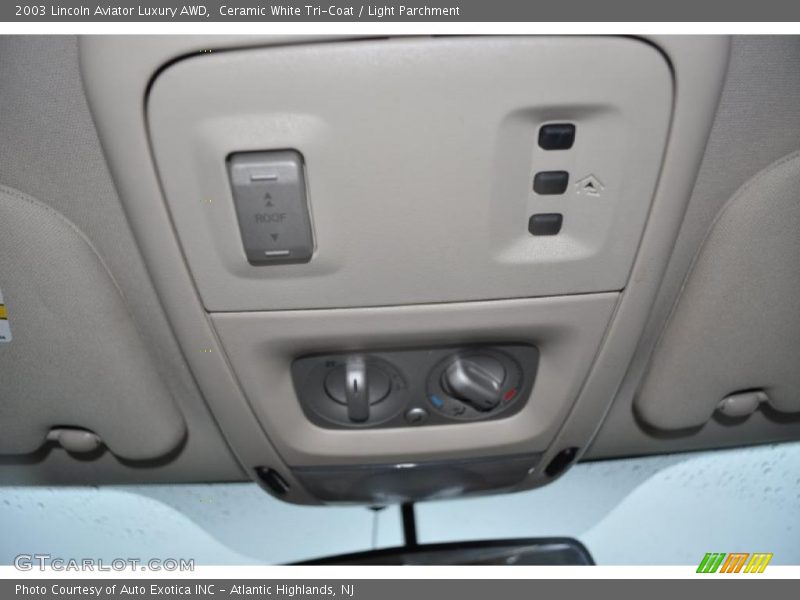 Ceramic White Tri-Coat / Light Parchment 2003 Lincoln Aviator Luxury AWD