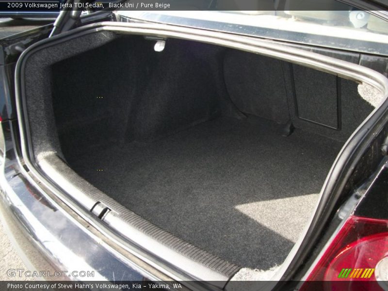 Black Uni / Pure Beige 2009 Volkswagen Jetta TDI Sedan