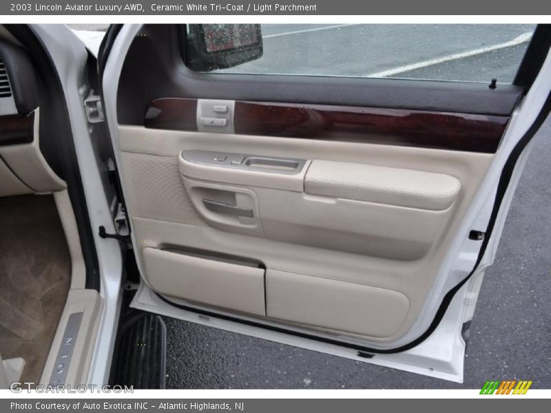 Ceramic White Tri-Coat / Light Parchment 2003 Lincoln Aviator Luxury AWD