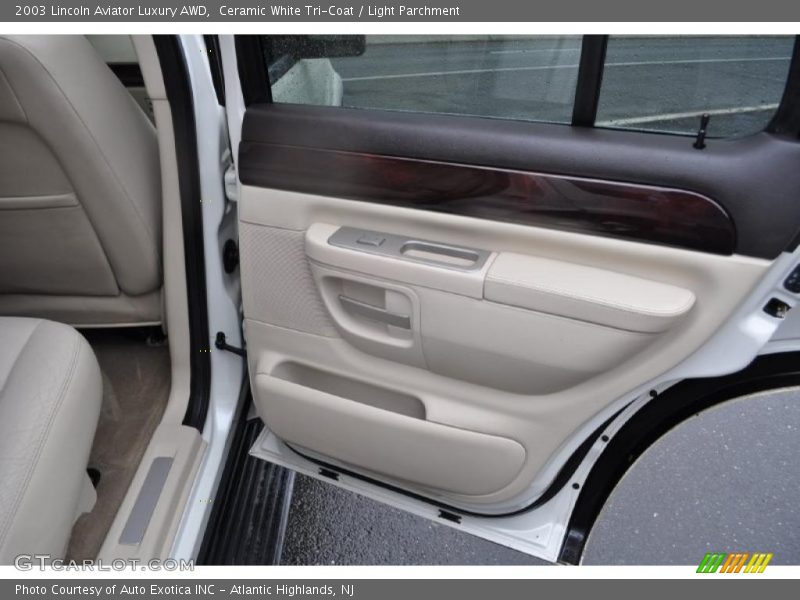 Ceramic White Tri-Coat / Light Parchment 2003 Lincoln Aviator Luxury AWD
