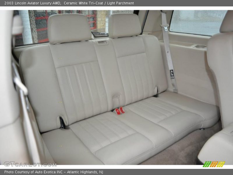 Ceramic White Tri-Coat / Light Parchment 2003 Lincoln Aviator Luxury AWD