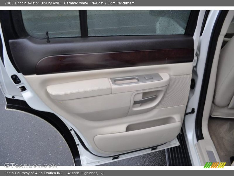 Ceramic White Tri-Coat / Light Parchment 2003 Lincoln Aviator Luxury AWD