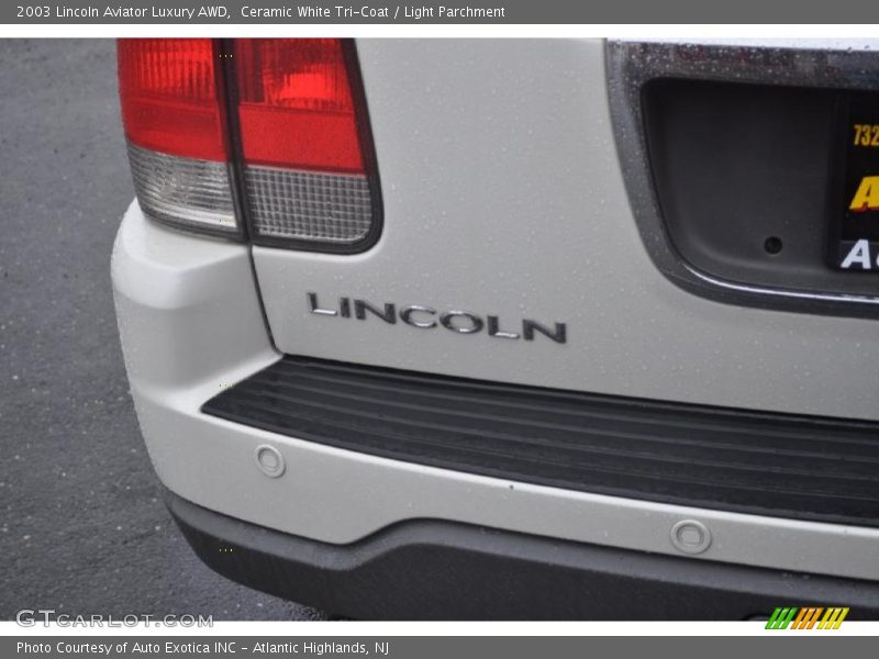 Ceramic White Tri-Coat / Light Parchment 2003 Lincoln Aviator Luxury AWD