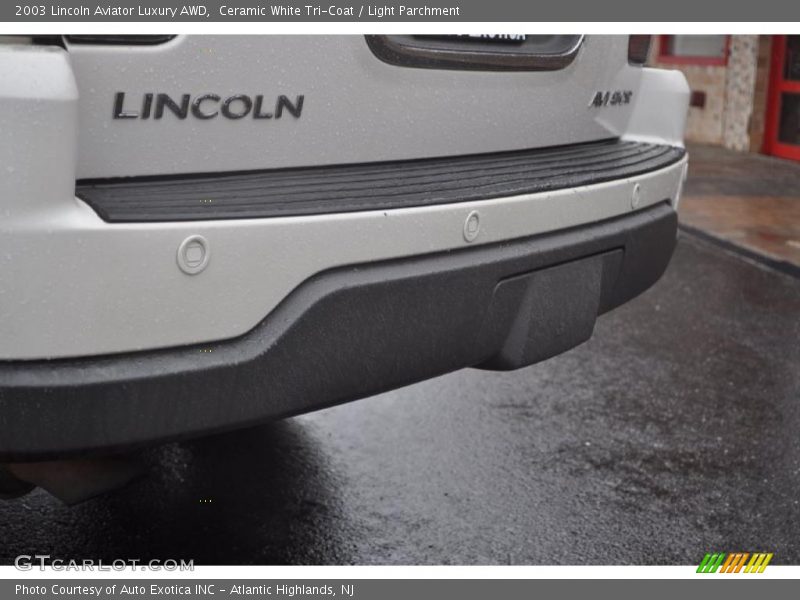 Ceramic White Tri-Coat / Light Parchment 2003 Lincoln Aviator Luxury AWD