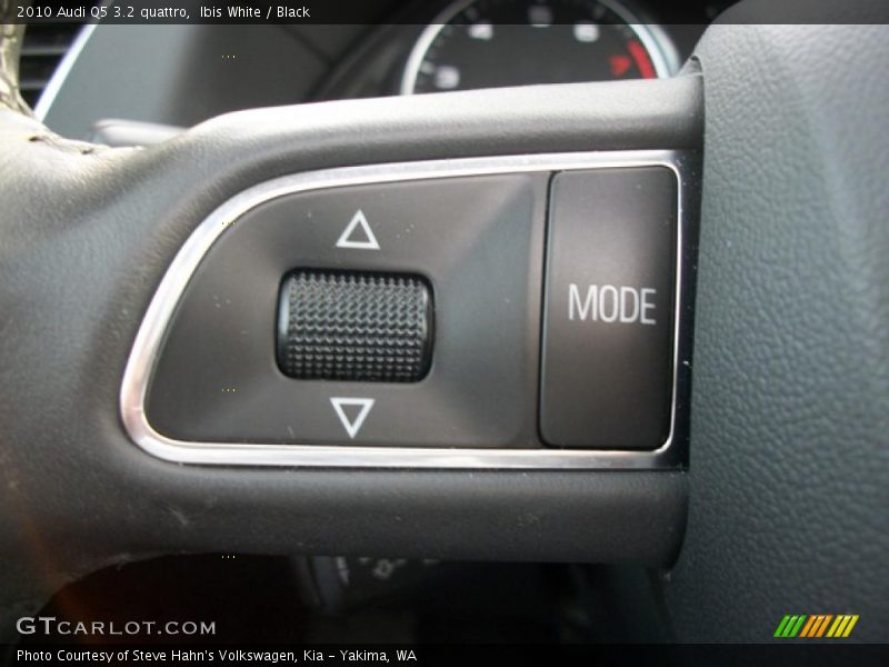 Ibis White / Black 2010 Audi Q5 3.2 quattro