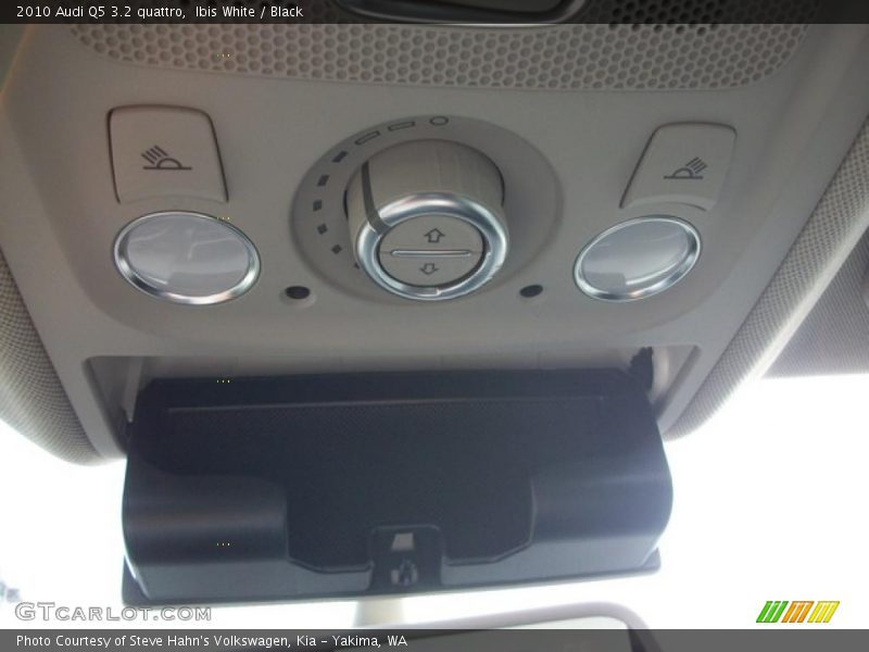 Ibis White / Black 2010 Audi Q5 3.2 quattro
