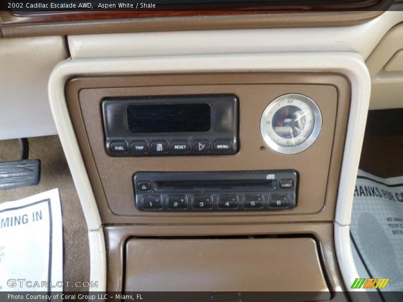 Aspen White / Shale 2002 Cadillac Escalade AWD