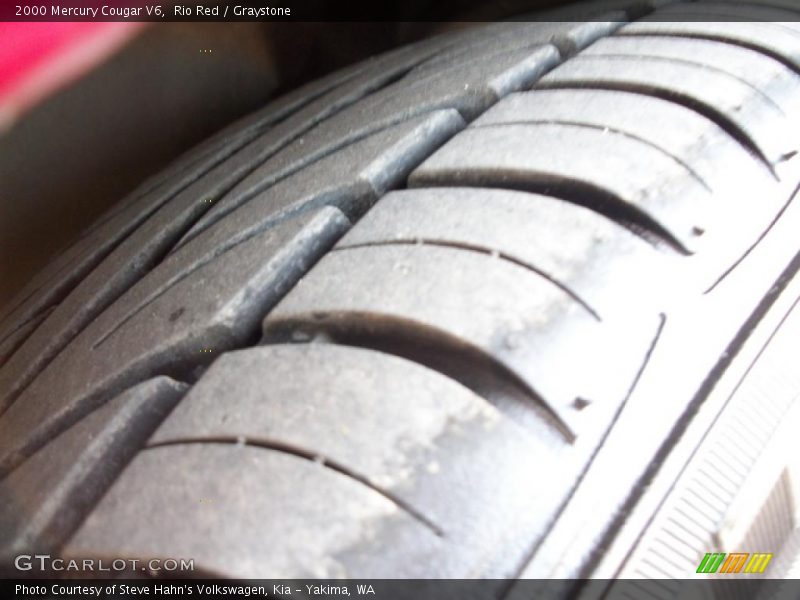 Rio Red / Graystone 2000 Mercury Cougar V6