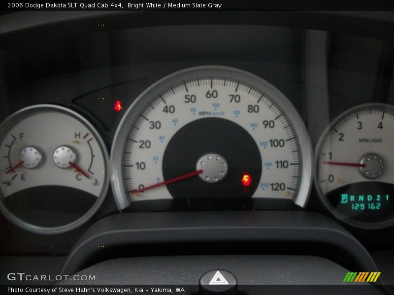 Bright White / Medium Slate Gray 2006 Dodge Dakota SLT Quad Cab 4x4