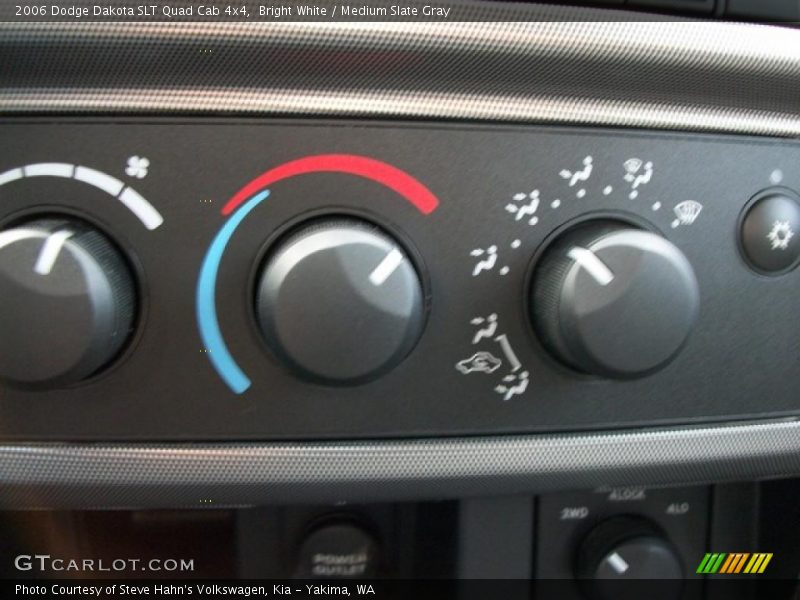 Bright White / Medium Slate Gray 2006 Dodge Dakota SLT Quad Cab 4x4