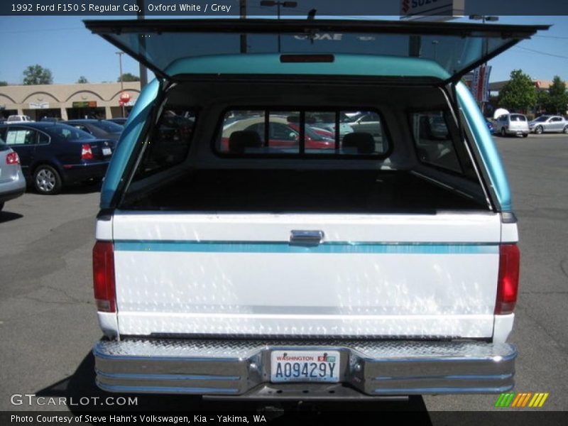 Oxford White / Grey 1992 Ford F150 S Regular Cab