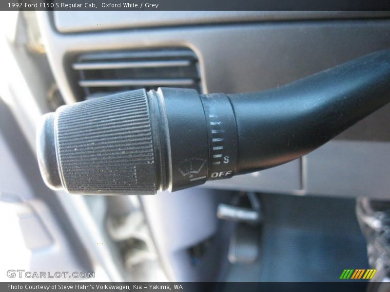 Oxford White / Grey 1992 Ford F150 S Regular Cab