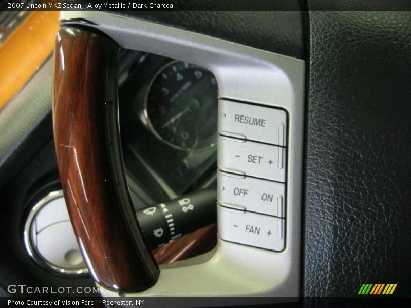 Controls of 2007 MKZ Sedan