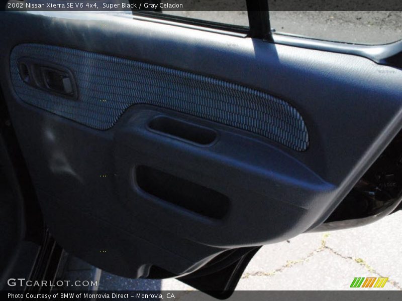 Super Black / Gray Celadon 2002 Nissan Xterra SE V6 4x4