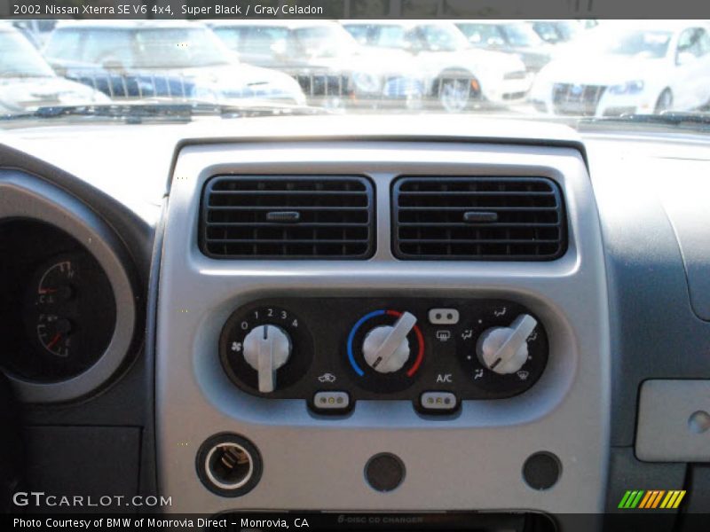 Super Black / Gray Celadon 2002 Nissan Xterra SE V6 4x4