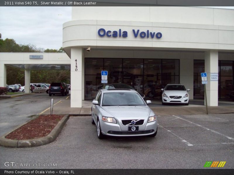 Silver Metallic / Off Black Leather 2011 Volvo S40 T5