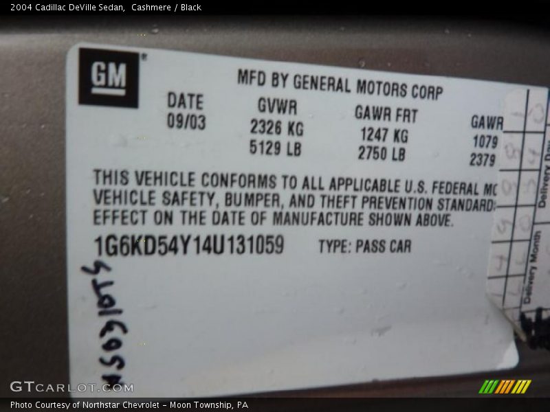 Cashmere / Black 2004 Cadillac DeVille Sedan