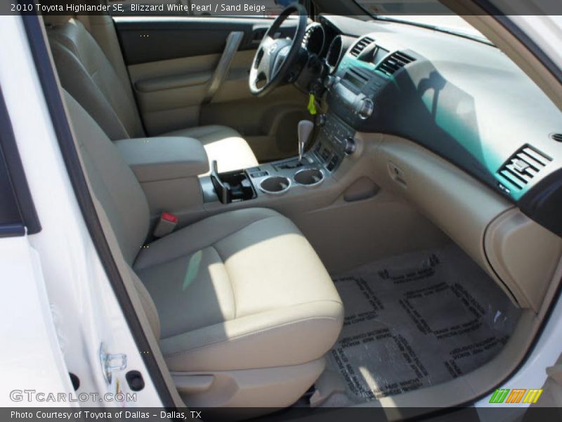 Blizzard White Pearl / Sand Beige 2010 Toyota Highlander SE
