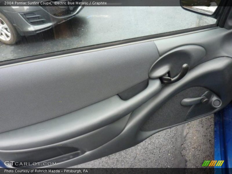Electric Blue Metallic / Graphite 2004 Pontiac Sunfire Coupe