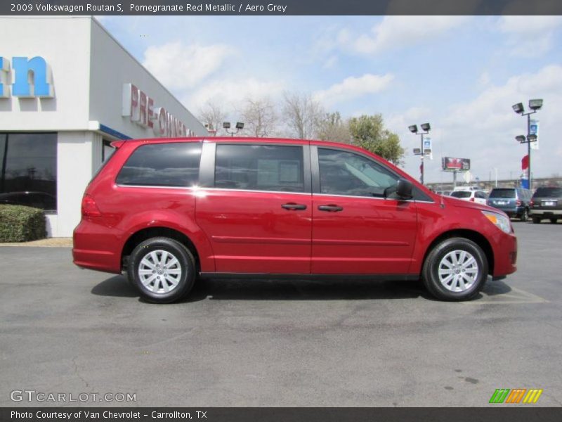 Pomegranate Red Metallic / Aero Grey 2009 Volkswagen Routan S